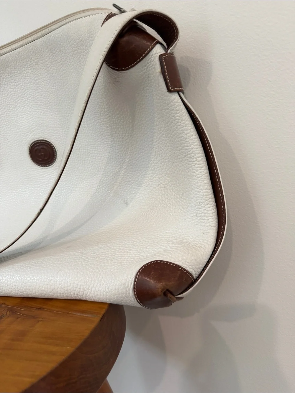 Gucci White Leather Crossbody with Brown Accents - Picture 7 of 7